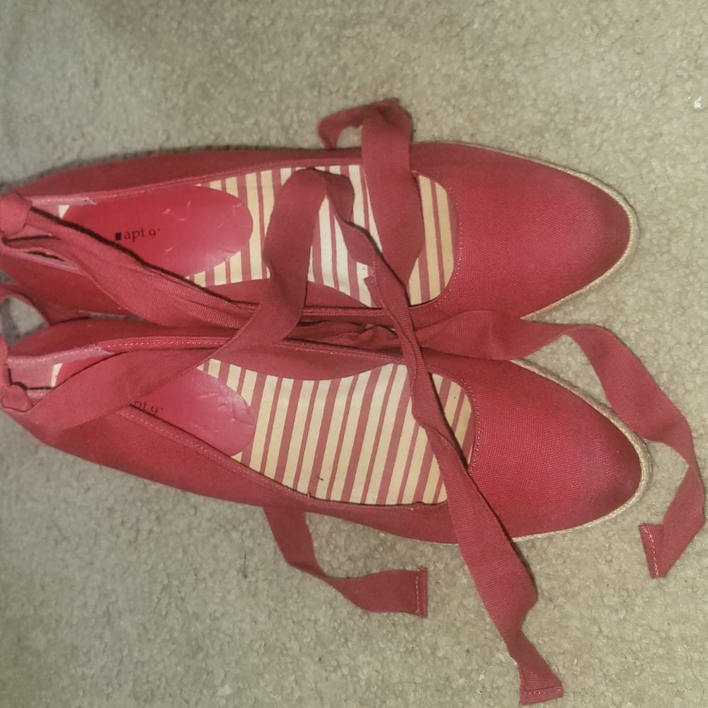 Apt. 9 Women's Red Ballet Flats
